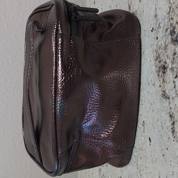 NEW-🤎 Bare Escentuals Makeup/Cosmetics Bag.  Color-Bronze Matalic - Picture 3 of 11